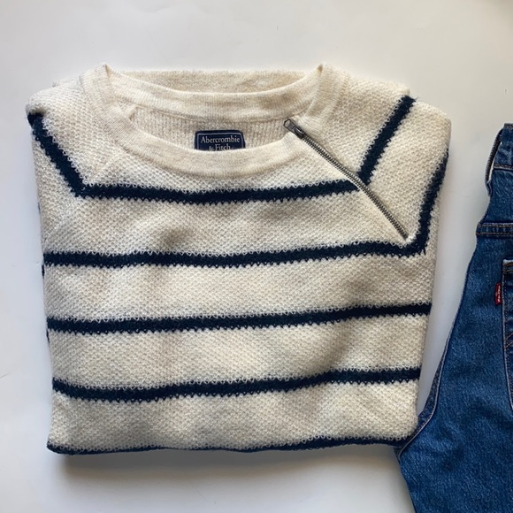 Abercrombie & Fitch Sweaters - Abercrombie & Fitch striped sweater
